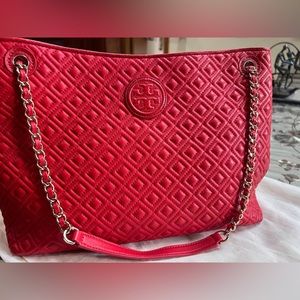 Tory Burch precise quilting hi lighted by diamond chain and leather strap tote